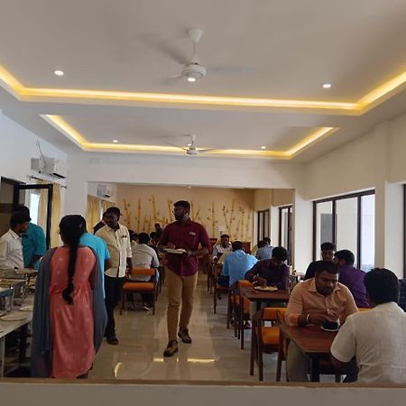 The Riviera Hotel Theni Exterior photo
